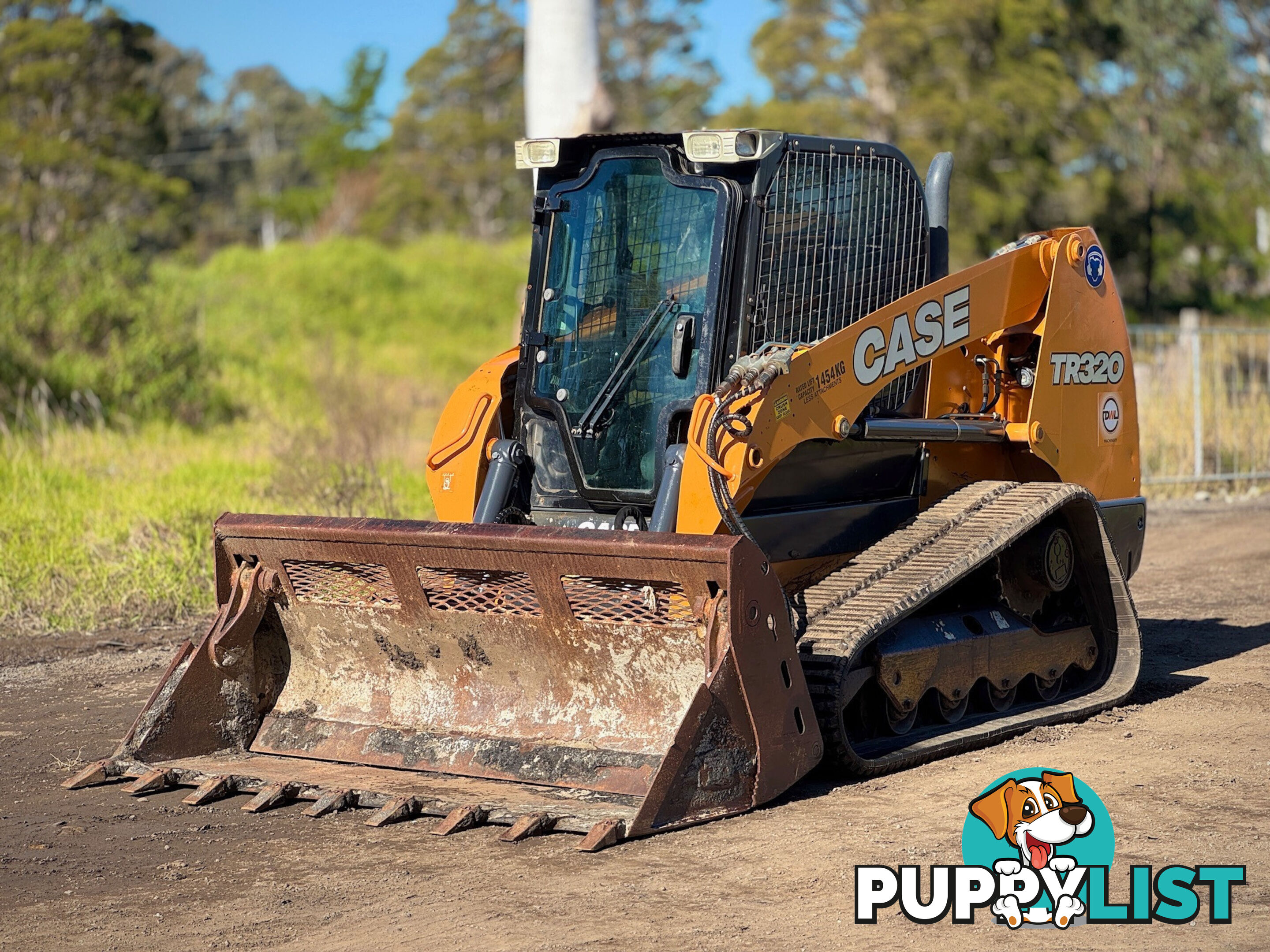 CASE TR320 Skid Steer Loader