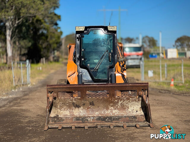 CASE TR320 Skid Steer Loader