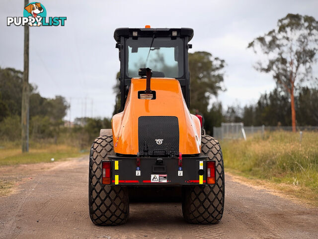 CASE 1110EX Vibrating Roller Roller/Compacting