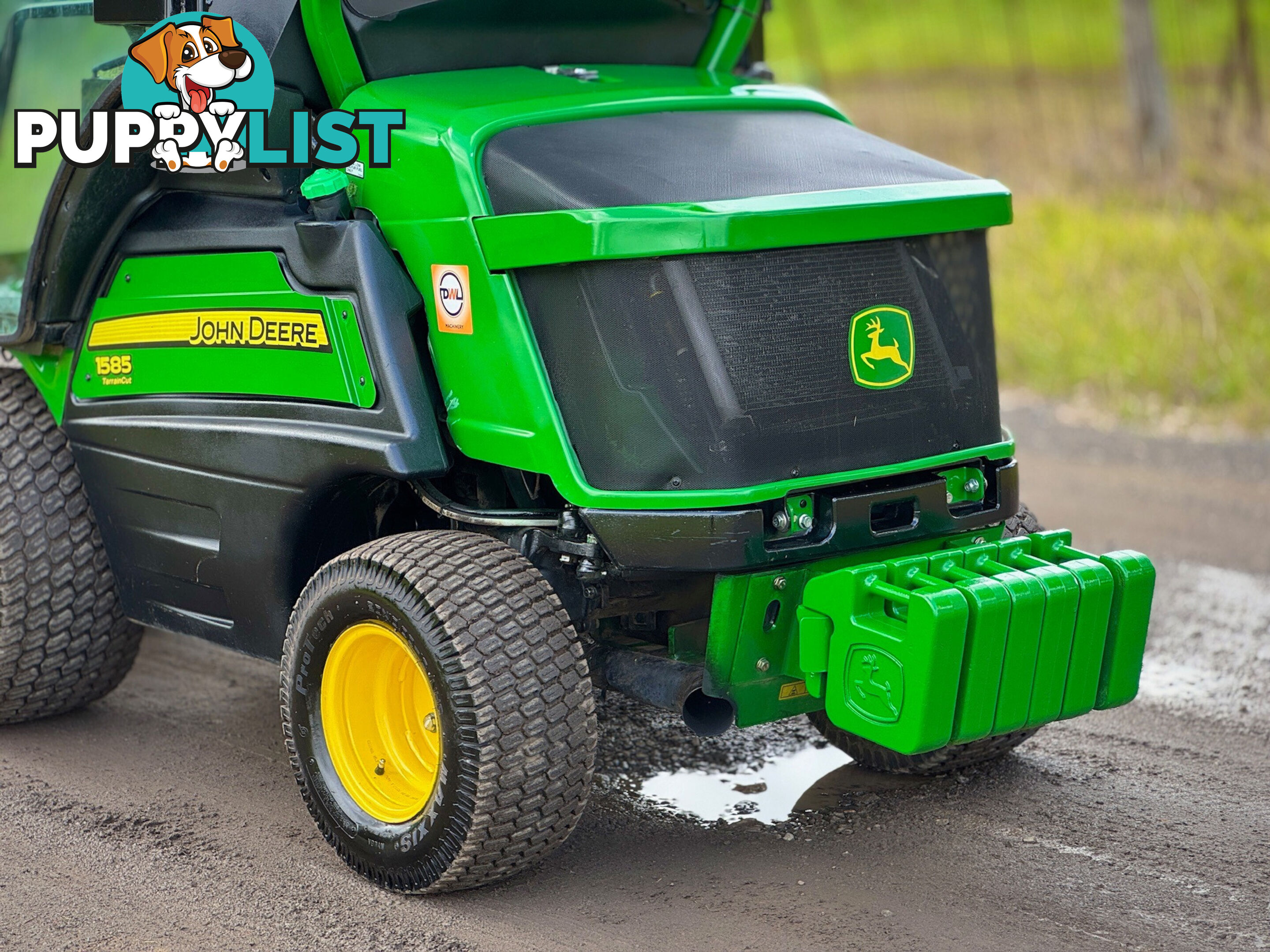 John Deere 1585 Front Deck Lawn Equipment