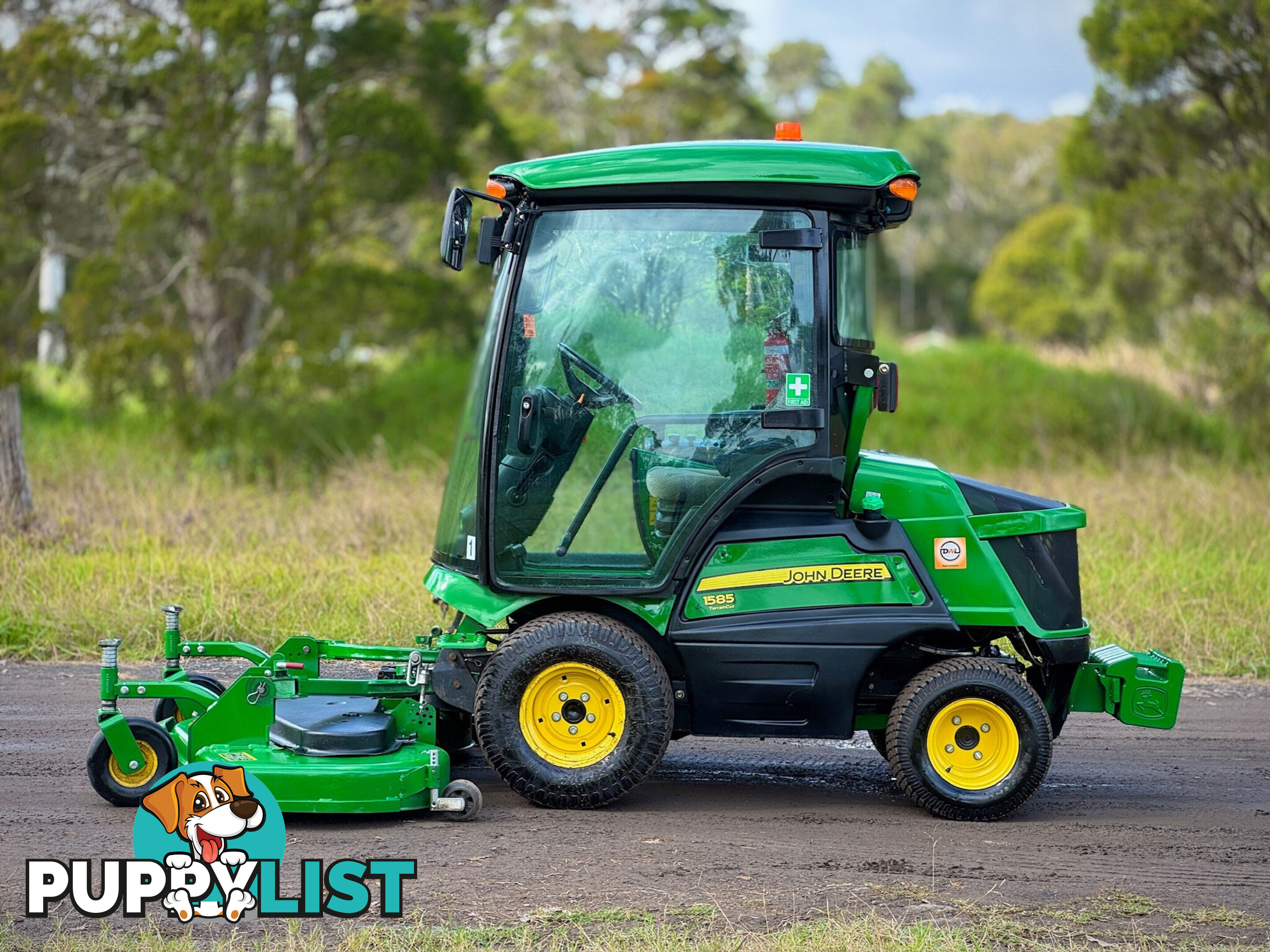 John Deere 1585 Front Deck Lawn Equipment