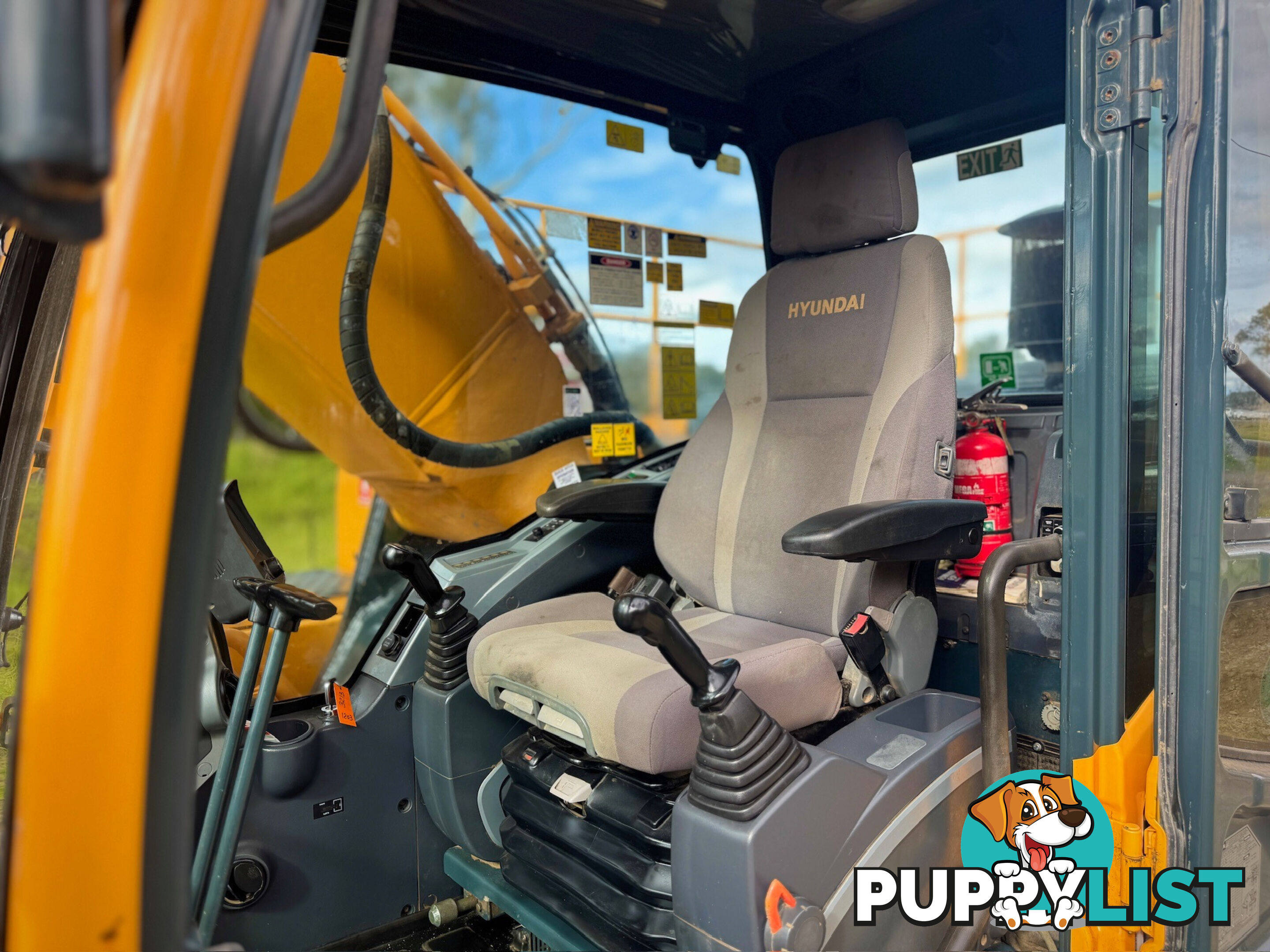 Hyundai R290 Tracked-Excav Excavator