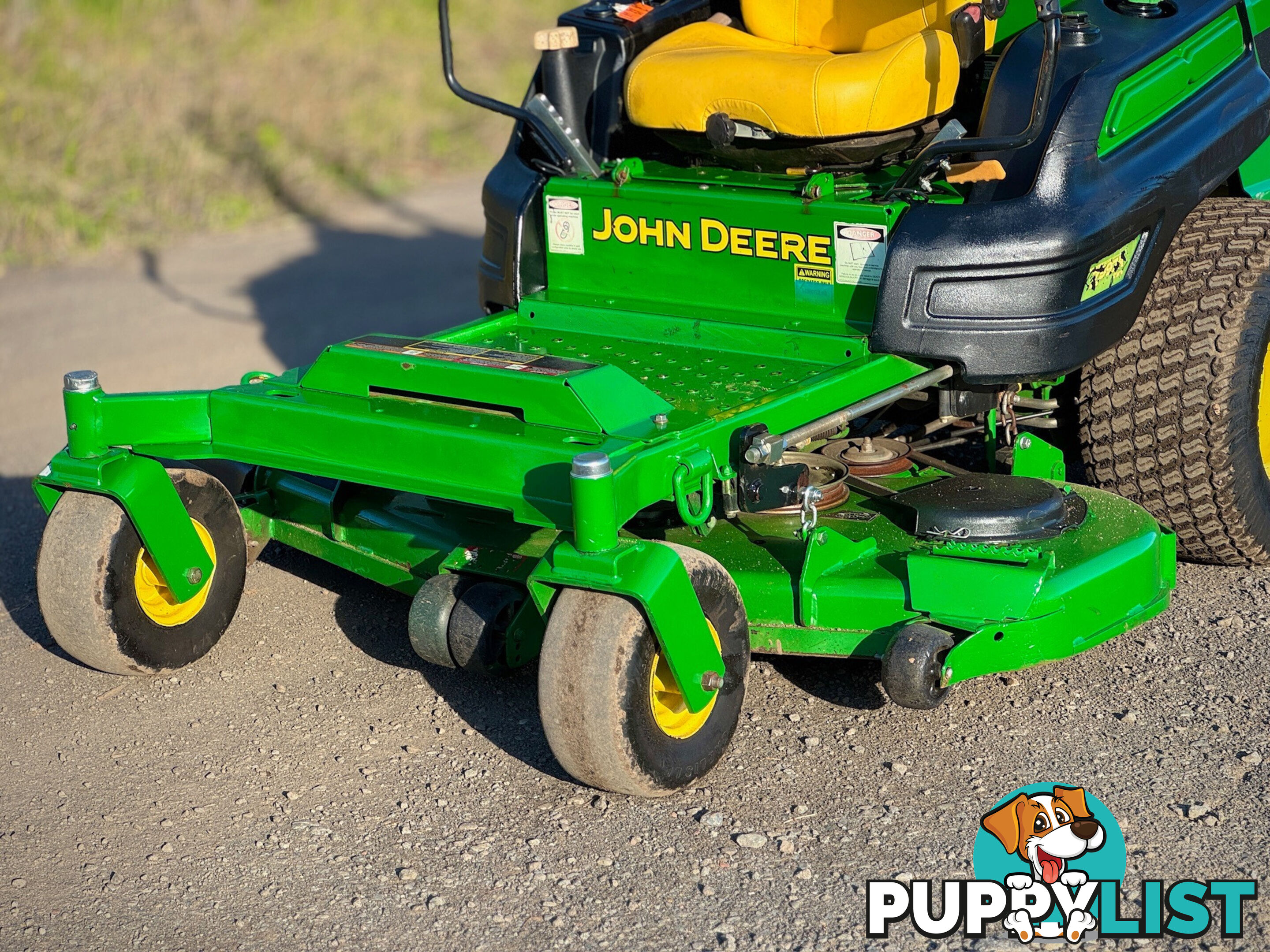 John Deere 997 Zero Turn Lawn Equipment