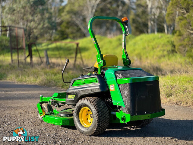 John Deere 997 Zero Turn Lawn Equipment