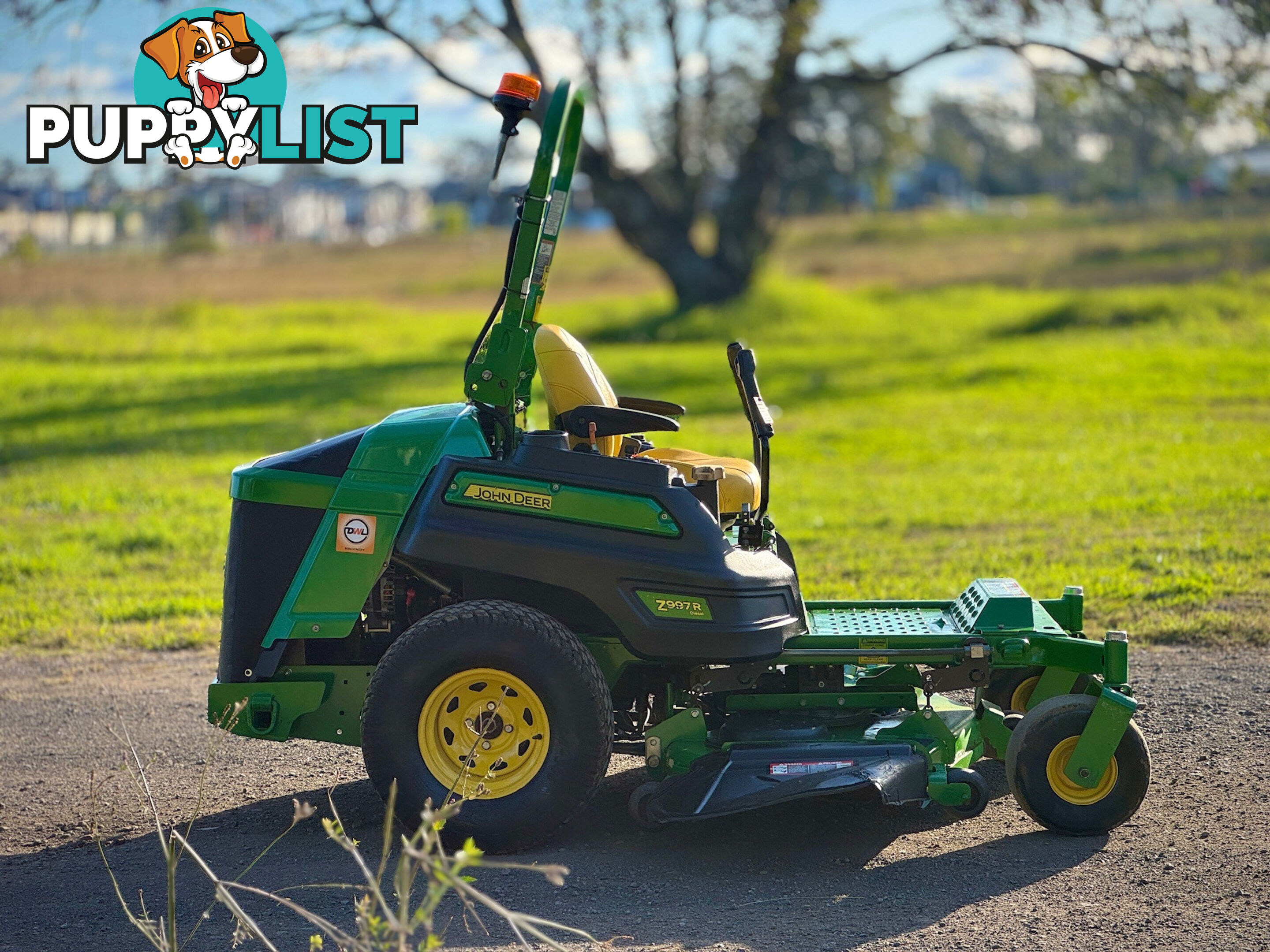 John Deere 997 Zero Turn Lawn Equipment