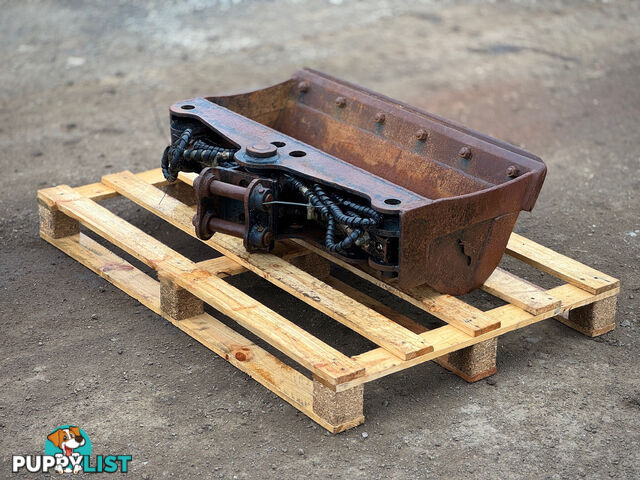 Roo 900mm Hydraulic Tilting Mud Bucket Bucket-GP Attachments