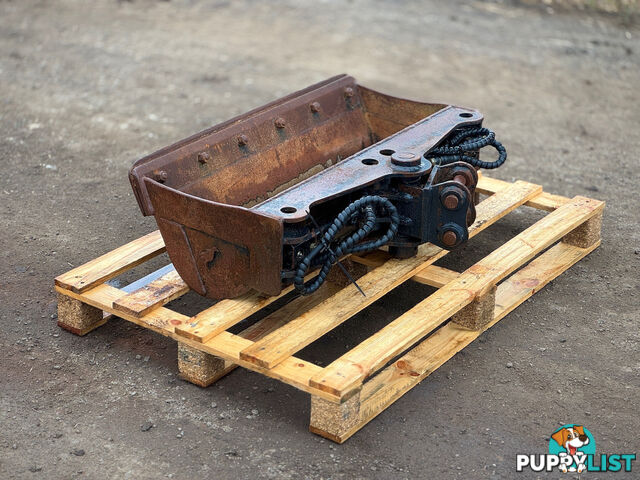 Roo 900mm Hydraulic Tilting Mud Bucket Bucket-GP Attachments