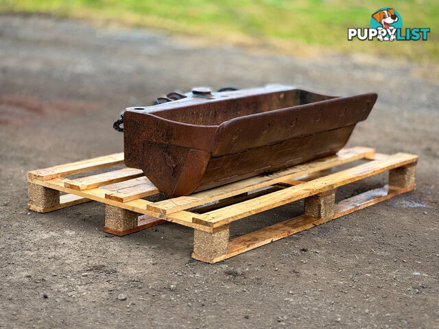Roo 900mm Hydraulic Tilting Mud Bucket Bucket-GP Attachments