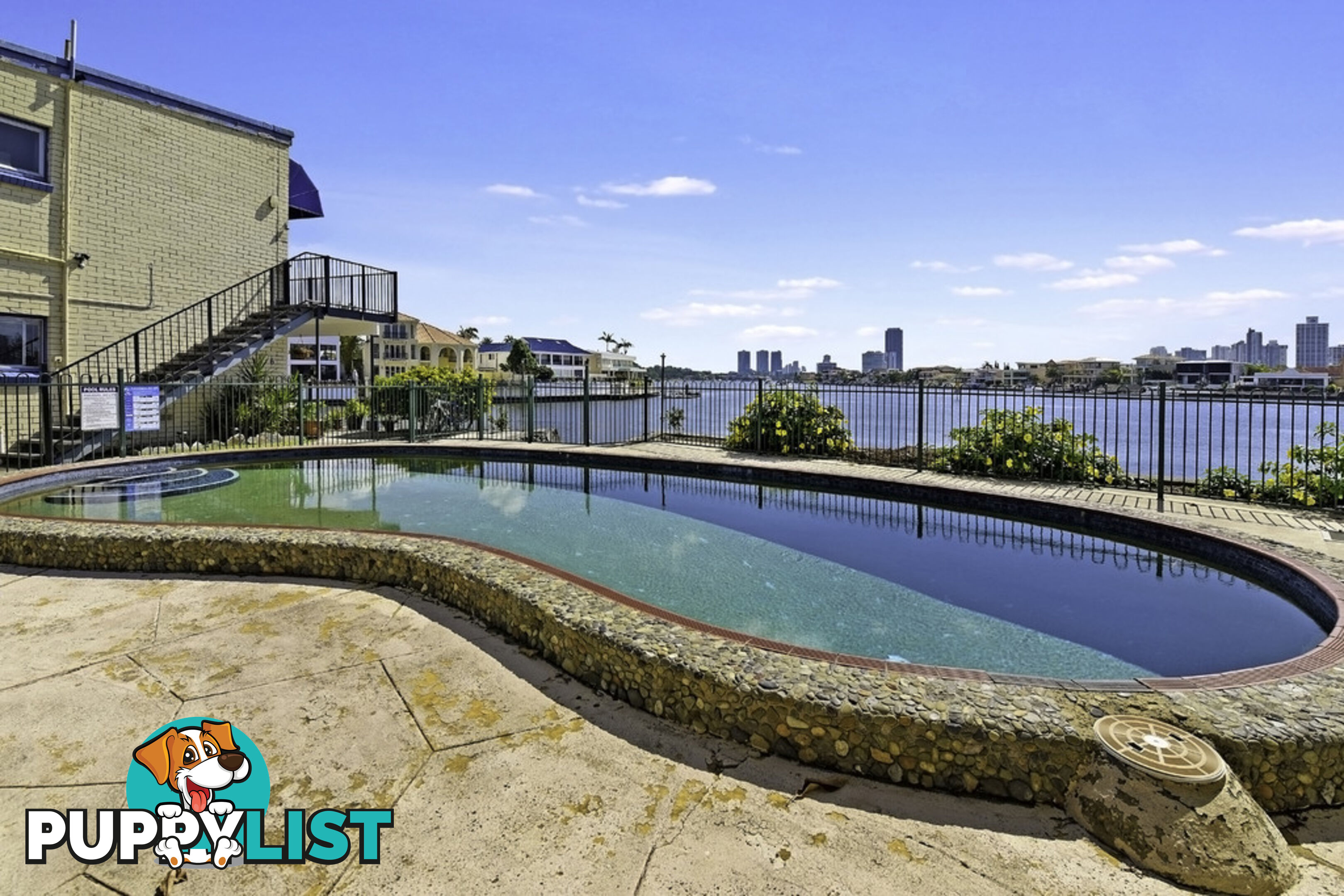 4/107 Stanhill Drive CHEVRON ISLAND QLD 4217