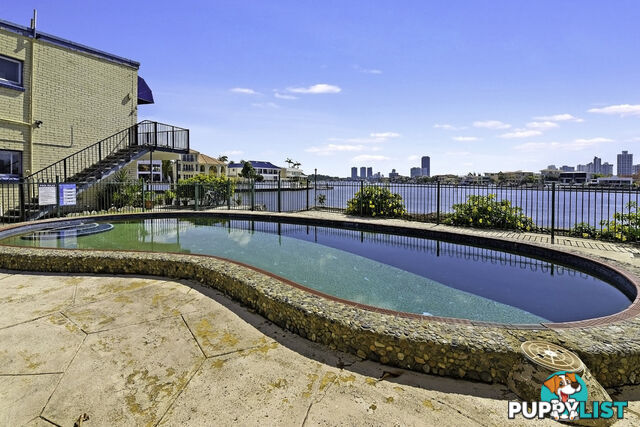 4/107 Stanhill Drive CHEVRON ISLAND QLD 4217