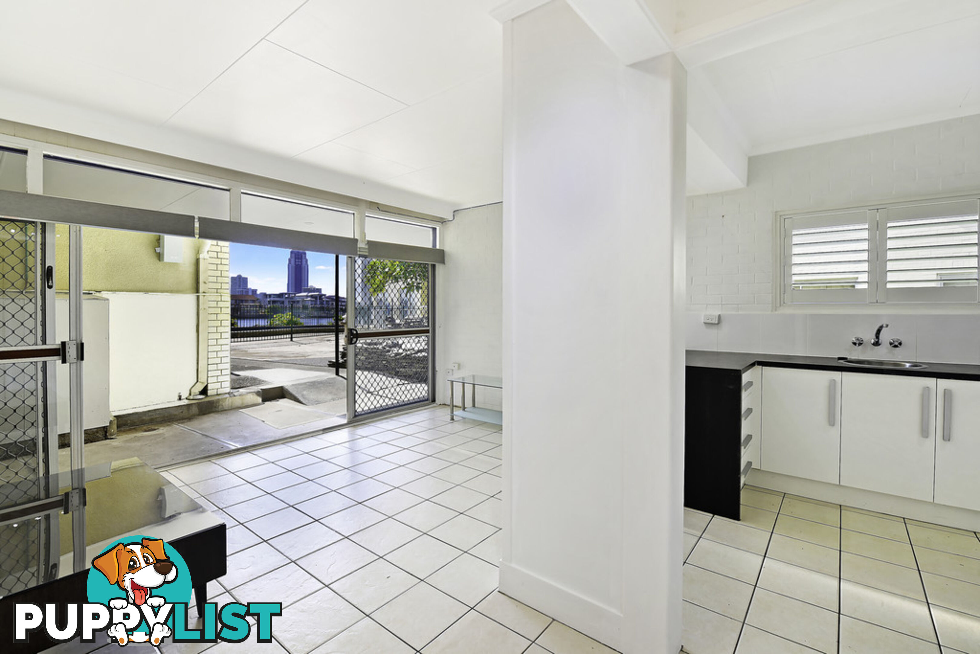 4/107 Stanhill Drive CHEVRON ISLAND QLD 4217