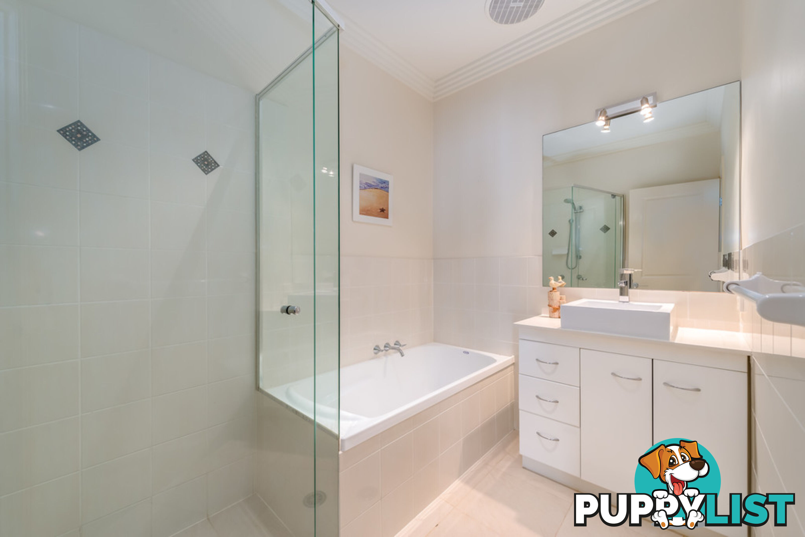 1/56 Bayview Street RUNAWAY BAY QLD 4216