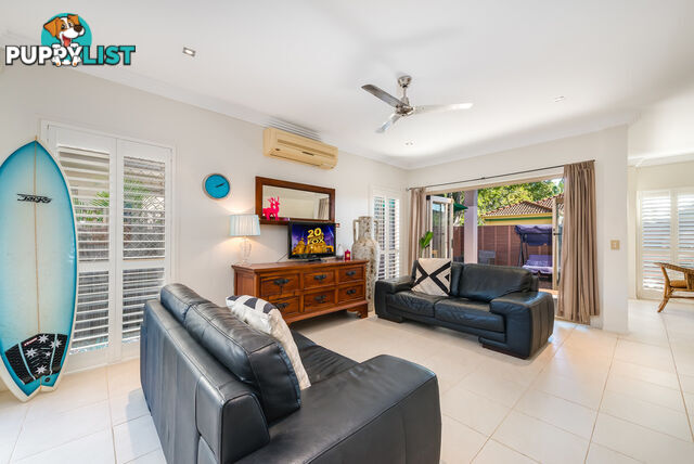 1/56 Bayview Street RUNAWAY BAY QLD 4216