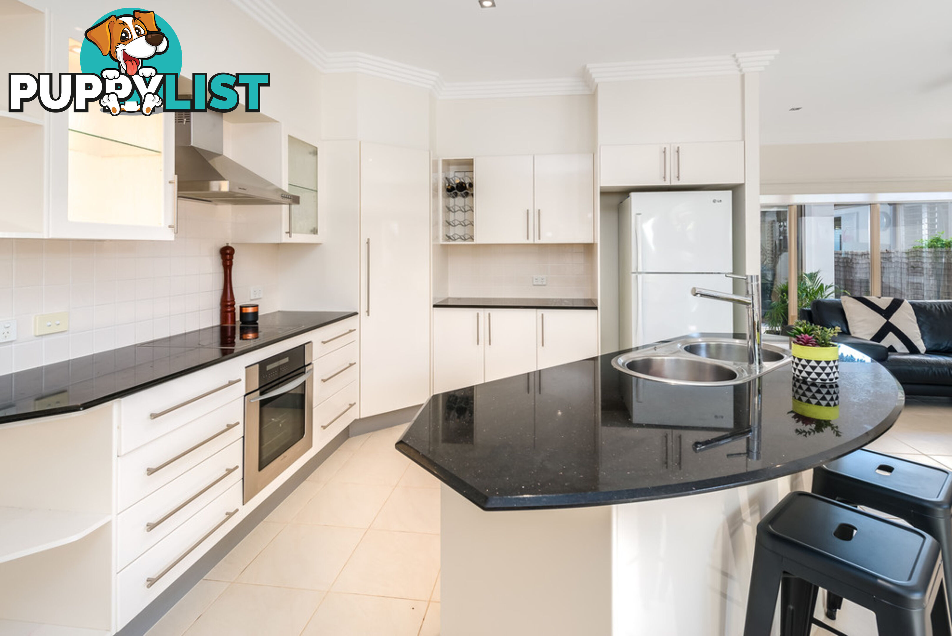 1/56 Bayview Street RUNAWAY BAY QLD 4216