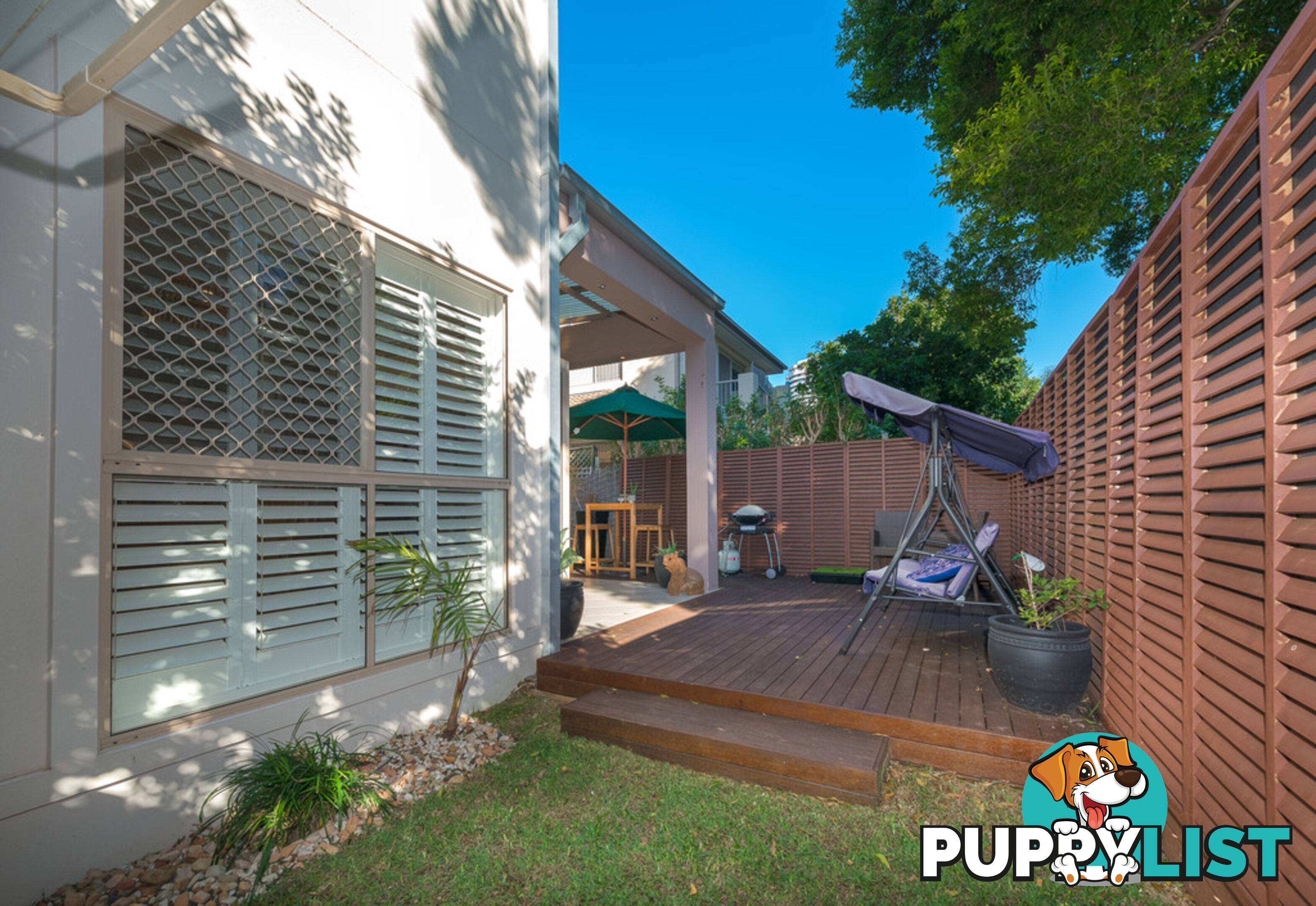 1/56 Bayview Street RUNAWAY BAY QLD 4216