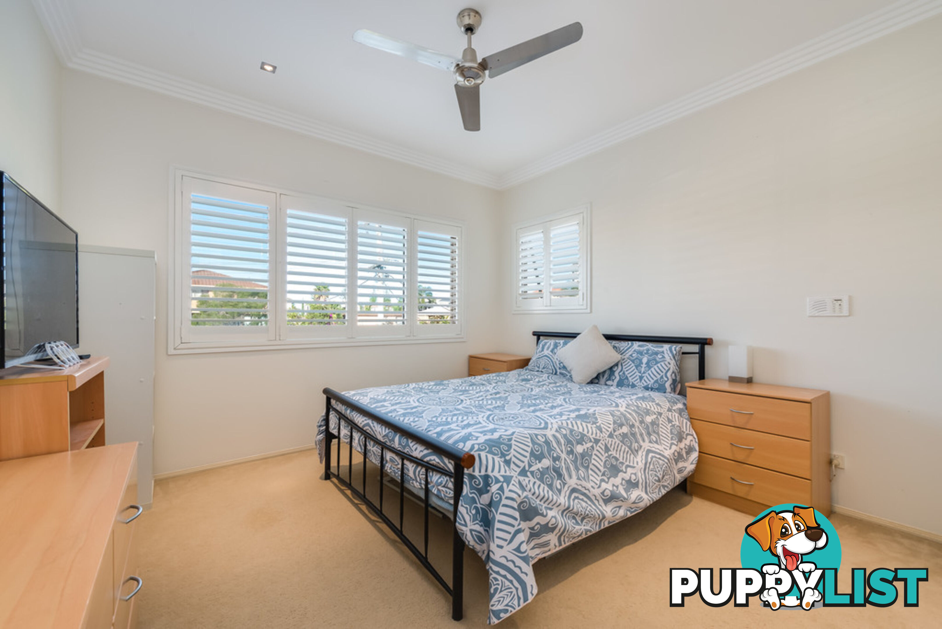 1/56 Bayview Street RUNAWAY BAY QLD 4216