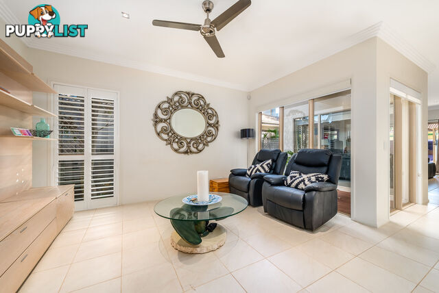 1/56 Bayview Street RUNAWAY BAY QLD 4216