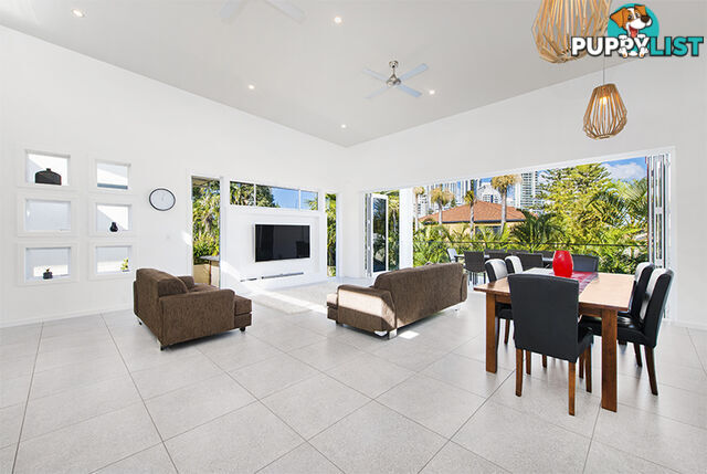 2/28 Blondell Avenue SURFERS PARADISE QLD 4217