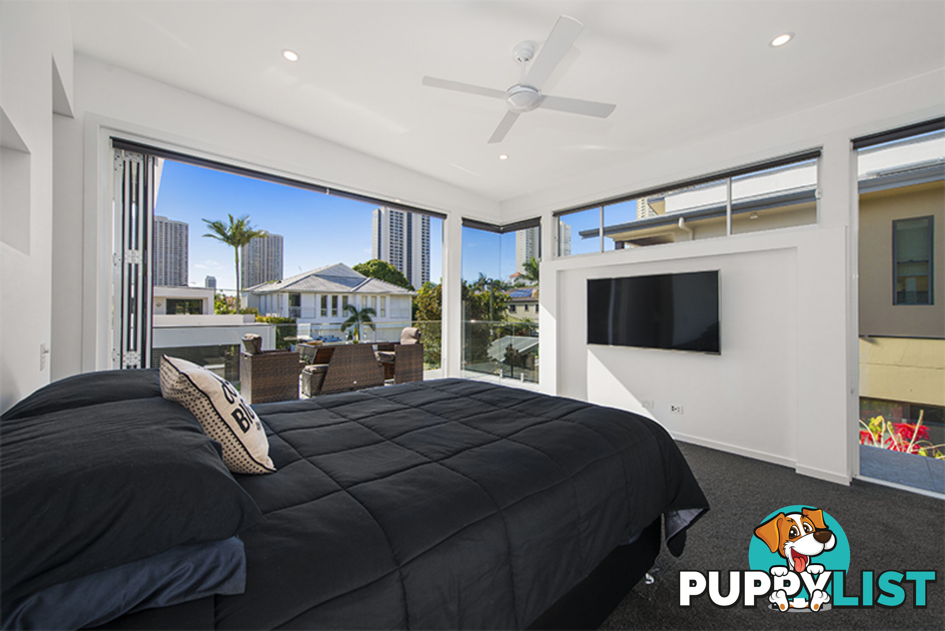 2/28 Blondell Avenue SURFERS PARADISE QLD 4217