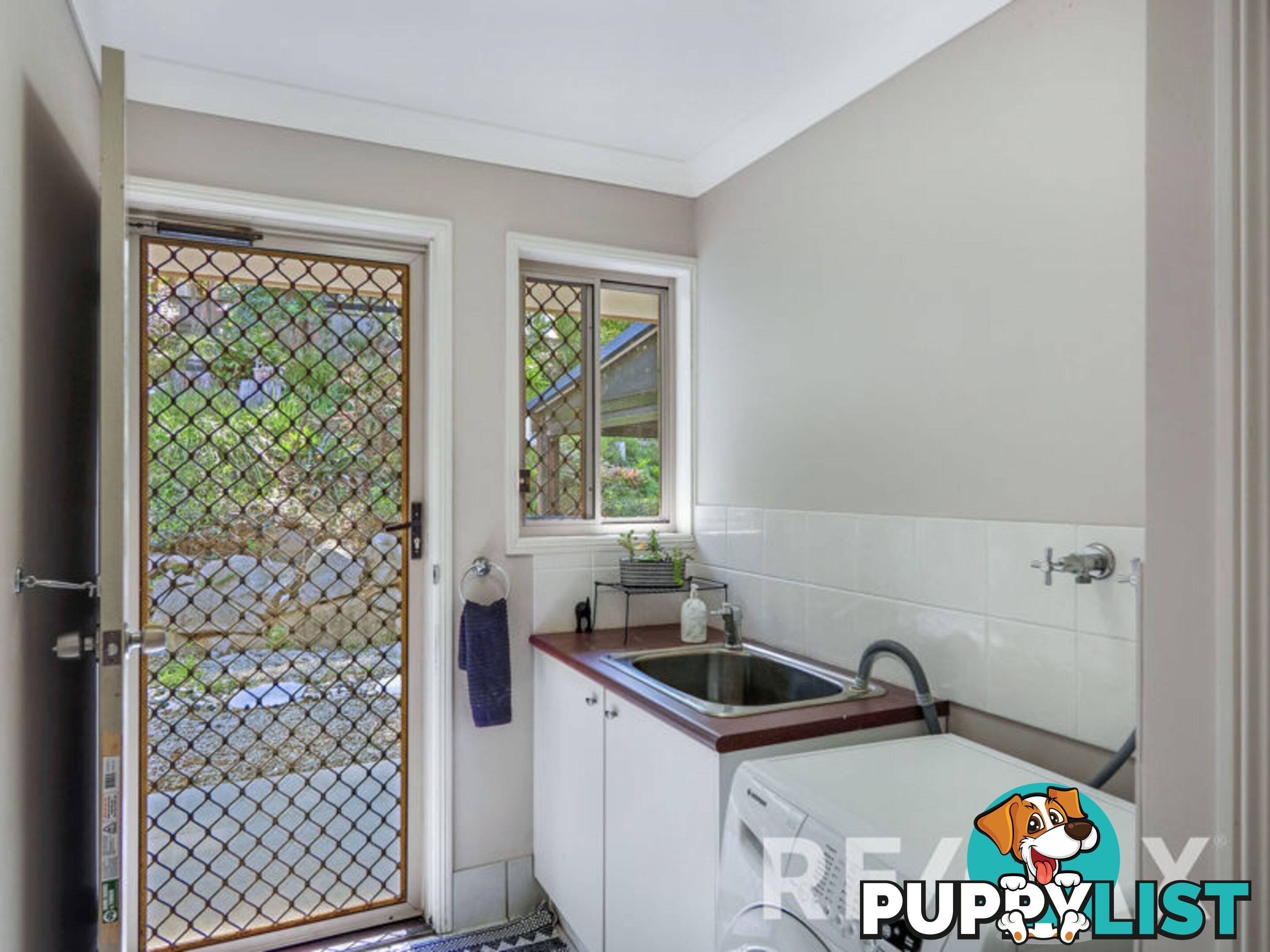 6 Foambark Court EATONS HILL QLD 4037