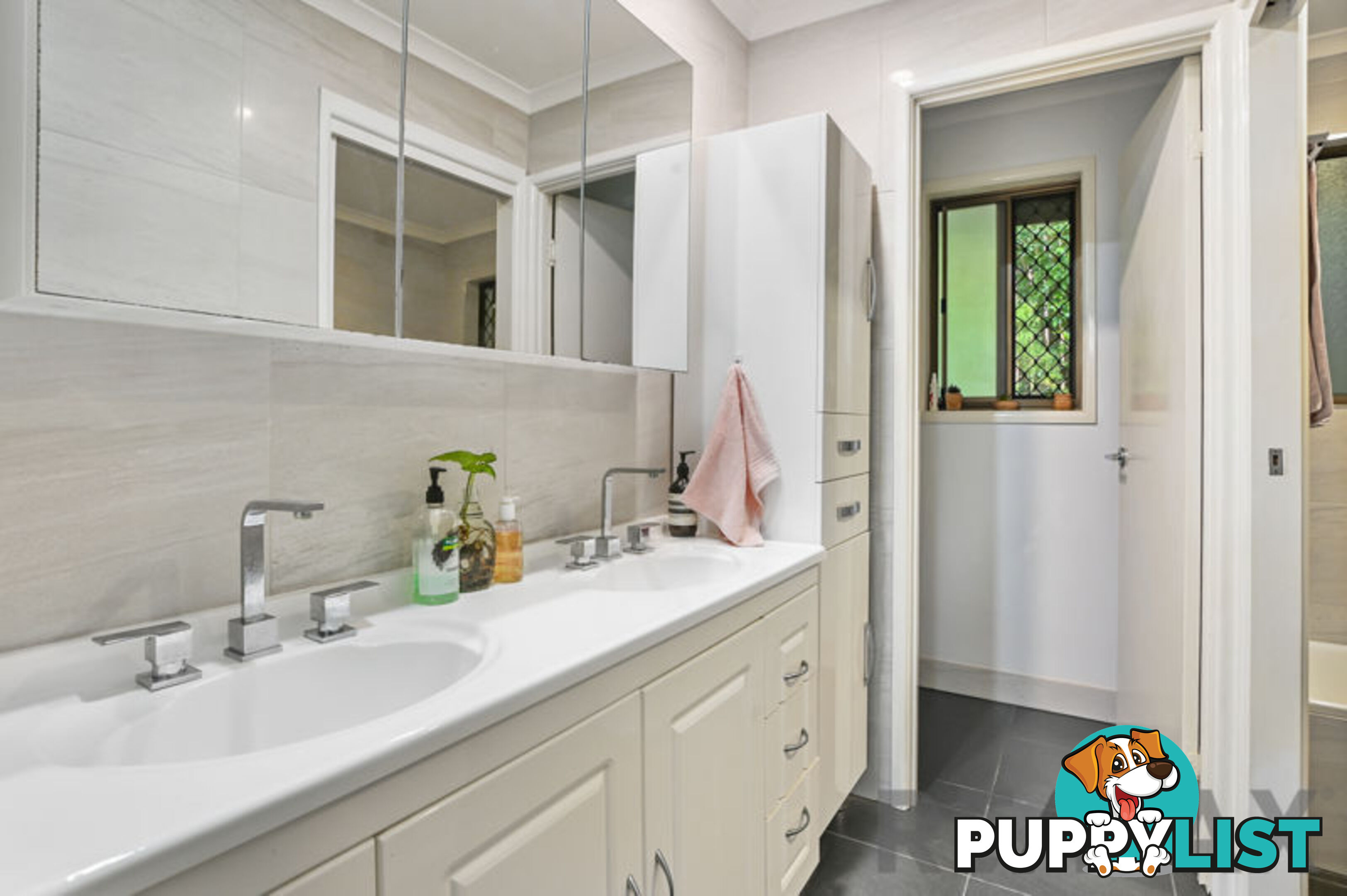 7 Janus Court EATONS HILL QLD 4037