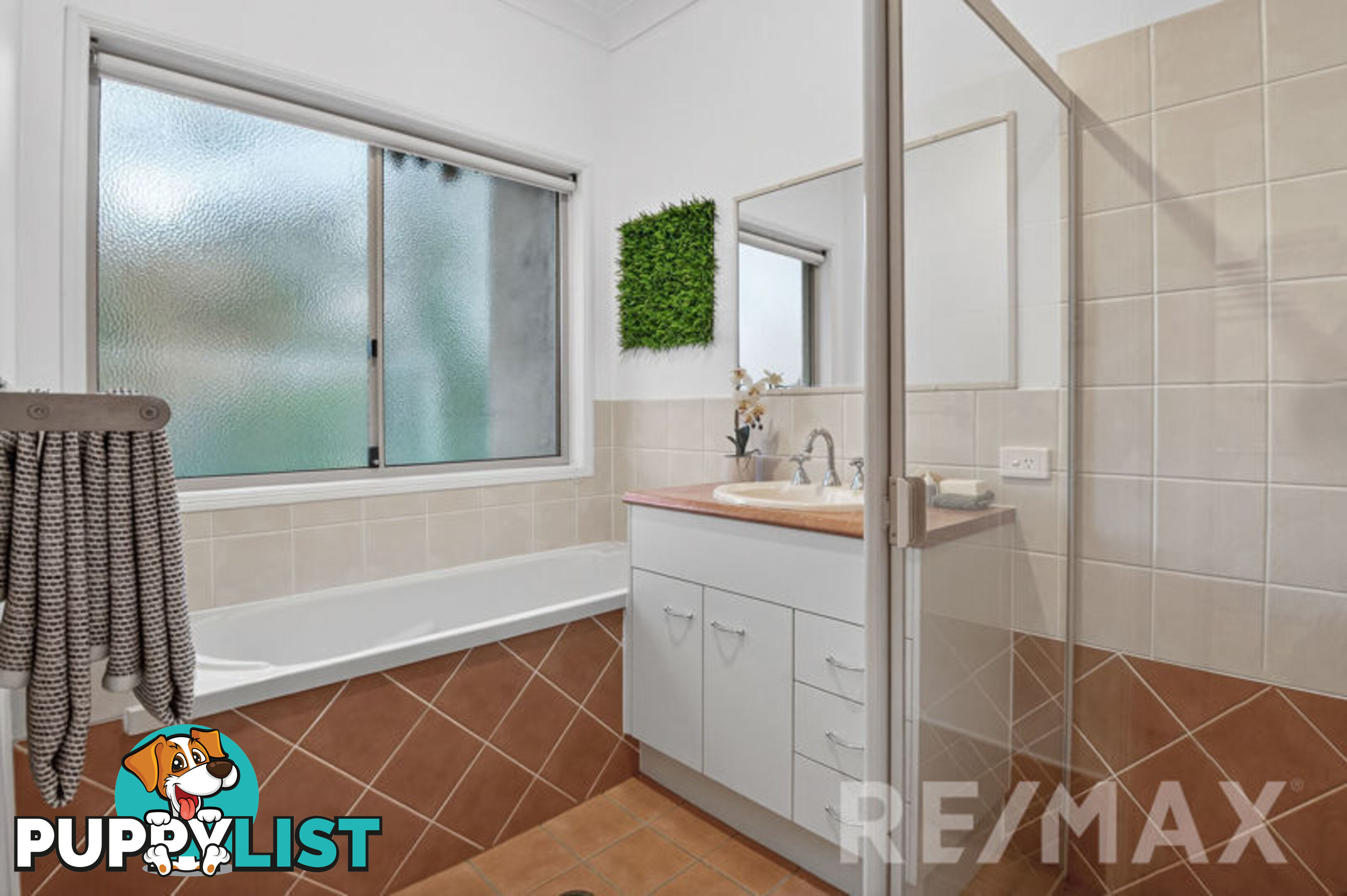 11 Fletchers Road EATONS HILL QLD 4037