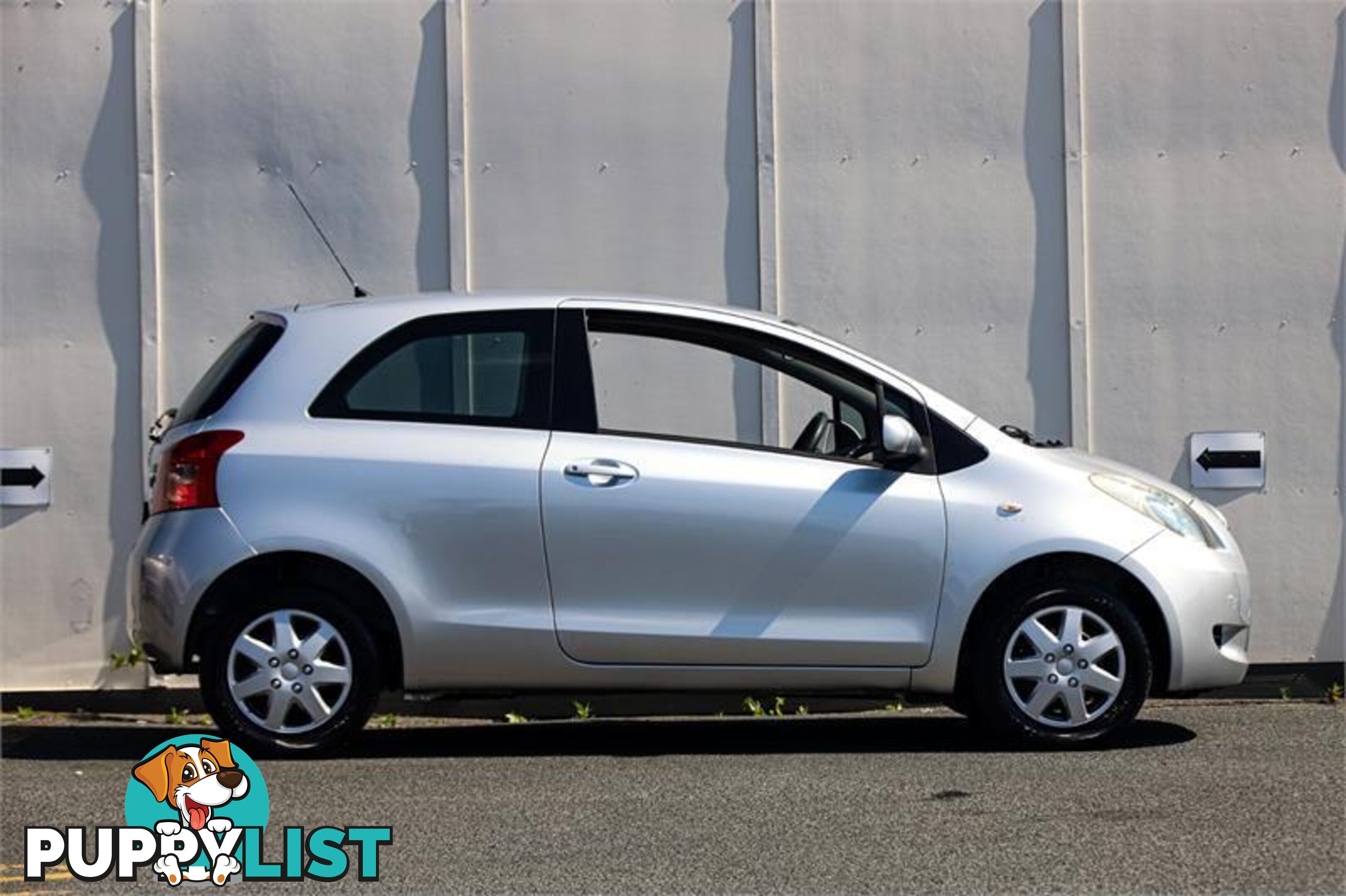 2005 TOYOTA YARIS YR AUTO HATCH