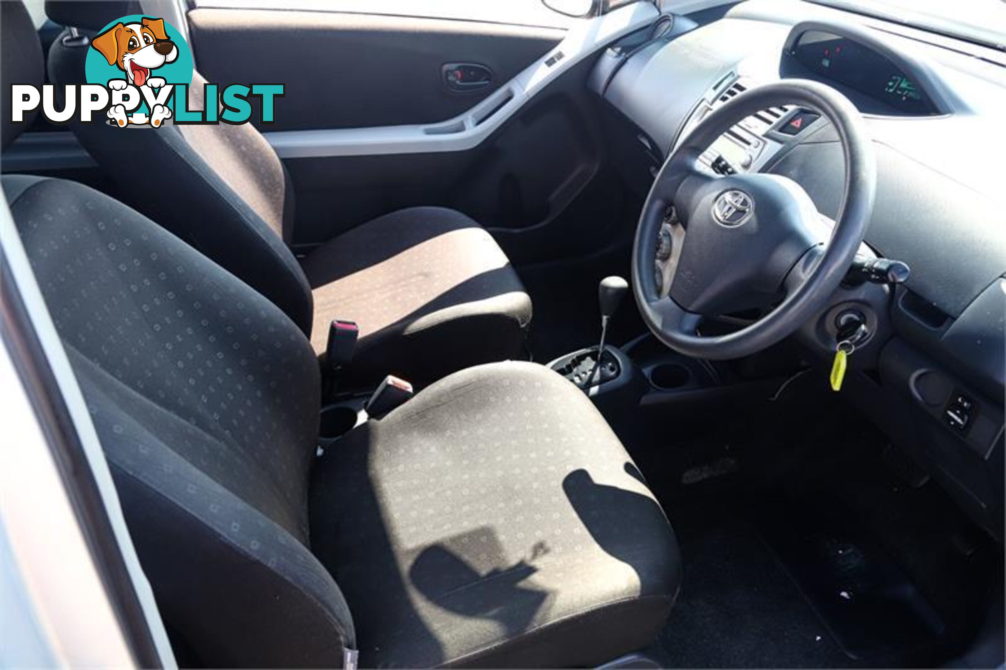 2005 TOYOTA YARIS YR AUTO HATCH