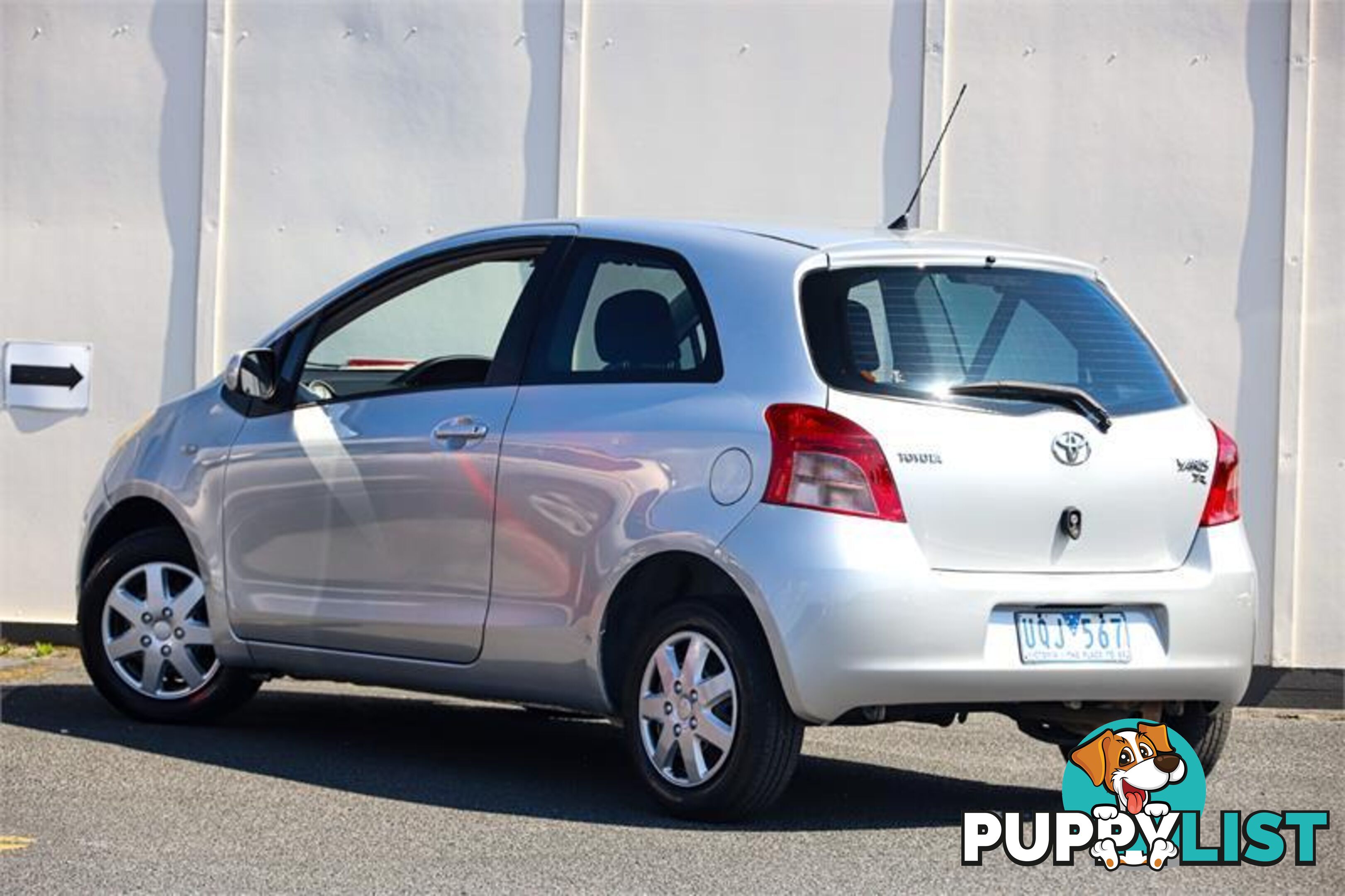 2005 TOYOTA YARIS YR AUTO HATCH