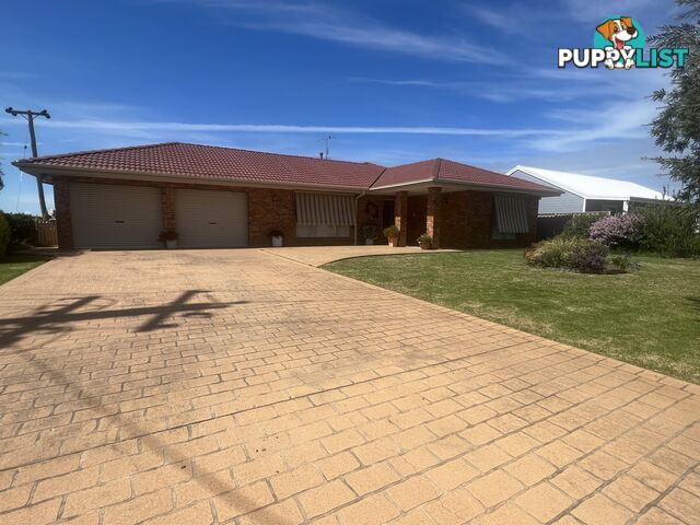 72 Howe Street Finley NSW 2713