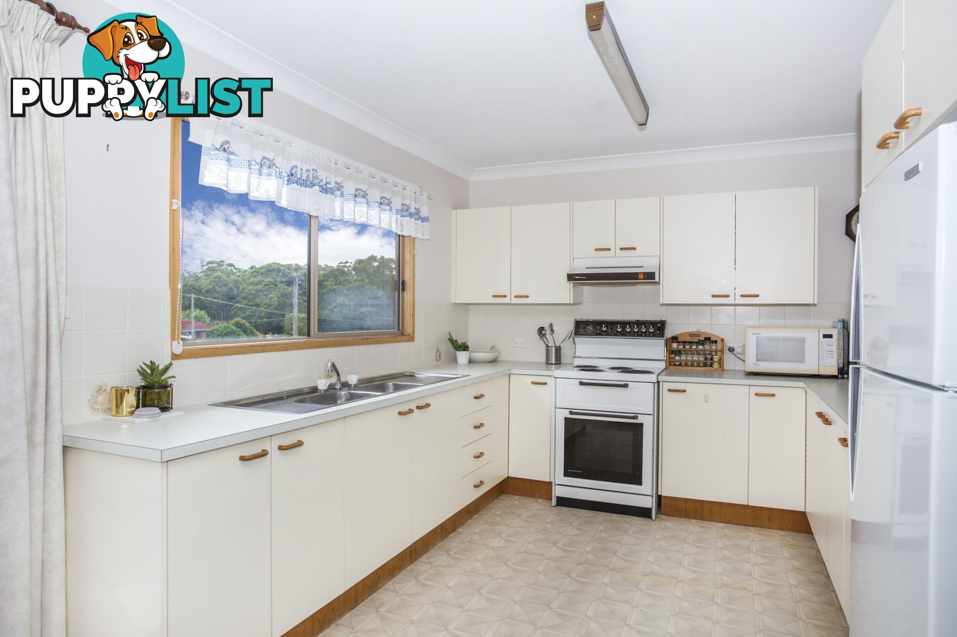 11 Treetops Crescent MOLLYMOOK NSW 2539